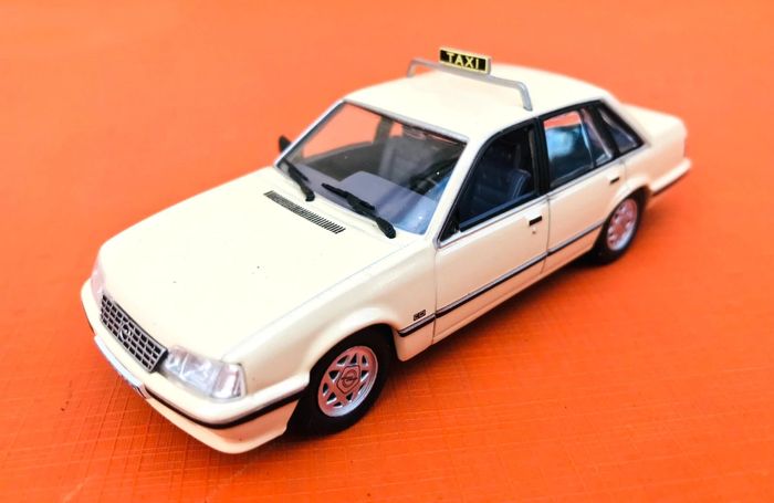 Voiture miniature Opel Senator Taxi - photo numéro 3