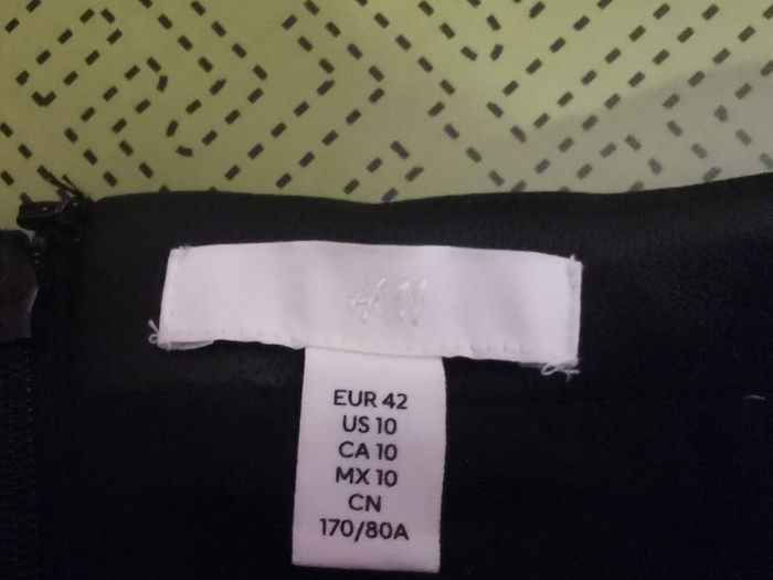Jupe courte (un peu au dessus du genou 41 cm) noire - photo numéro 5