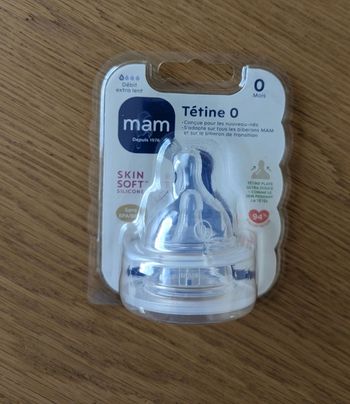 Lot 2 tétines 0 MAM pour biberon
