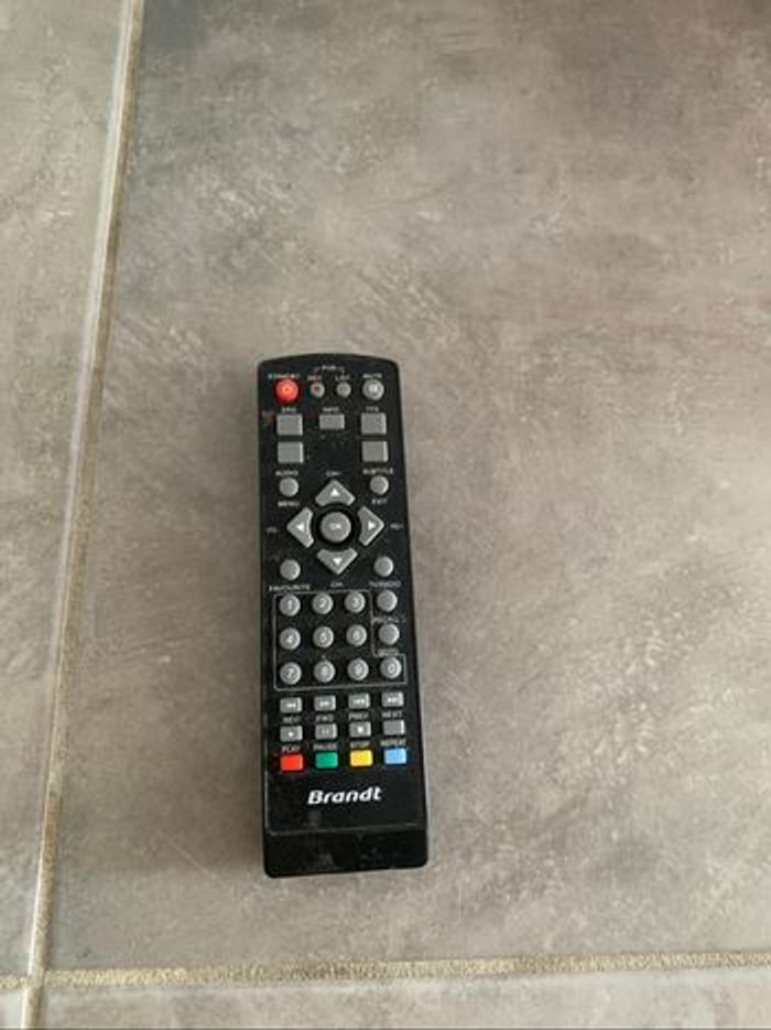 Télécommande pour lecteur DVD ou autre