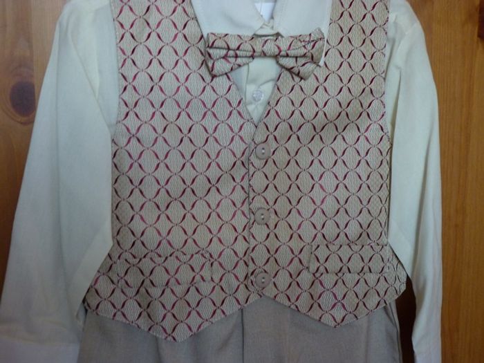 Ensemble beige 4 Pièces 4 ans - photo numéro 2