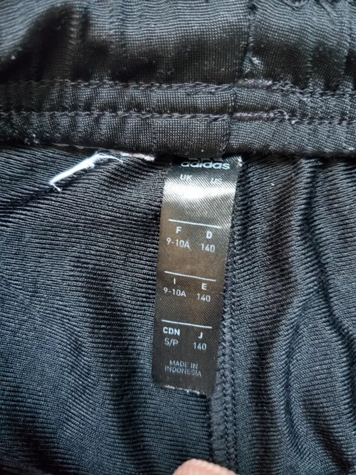 Pantalon de survêtement taille 9 ans très bon état Adidas - photo numéro 3