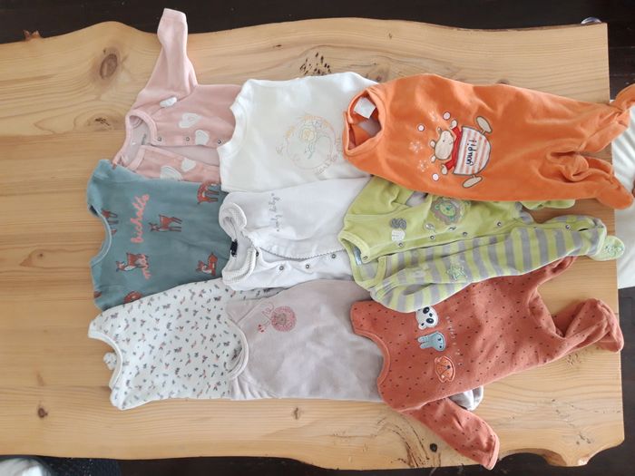 Lot 9 Pyjamas Velours 1 mois