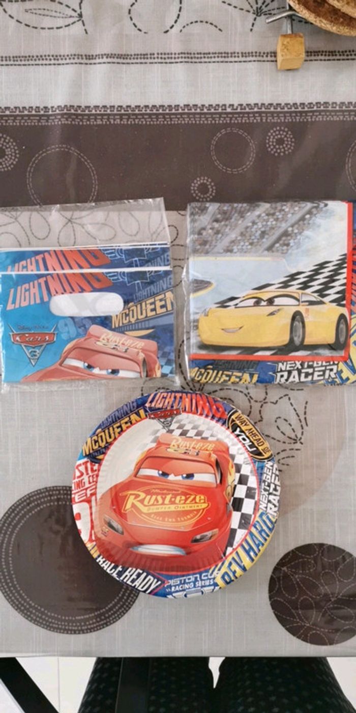 Vaisselle anniversaire cars