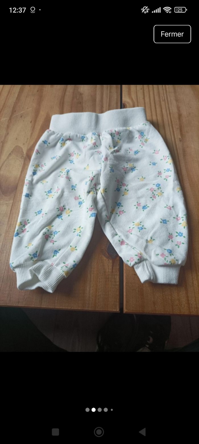 Lot de vêtement pantalon est 1 short bébé - photo numéro 2