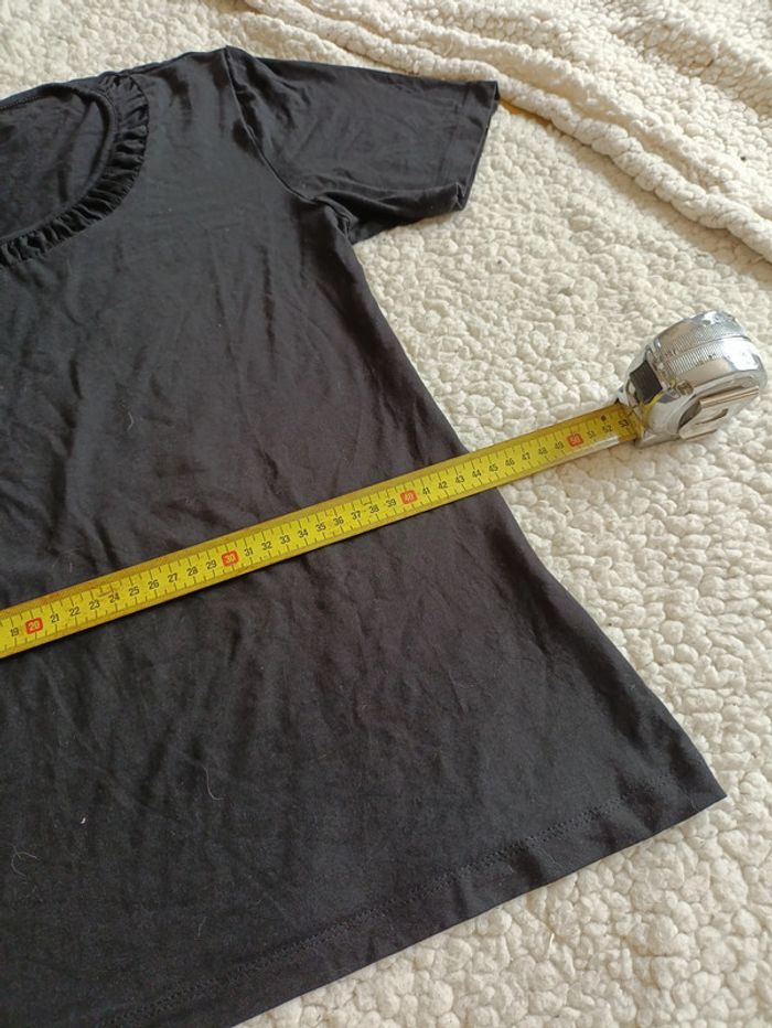 T-shirt noir à col froncé mignon – basique avec détail élégant - photo numéro 6