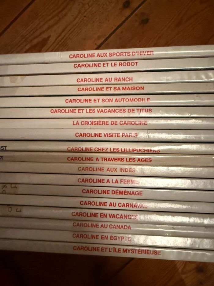 Blancs vintage années 90 anciens - Lot de 18 livres Caroline bd album Hachette - photo numéro 5