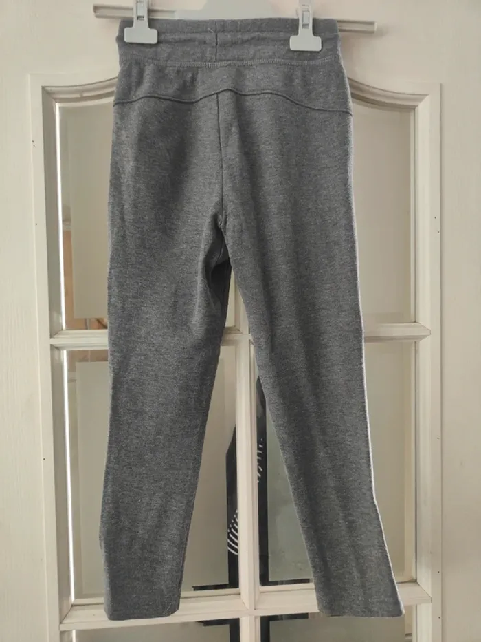 Pantalon jogging Gap gris 6-7 ans - photo numéro 2