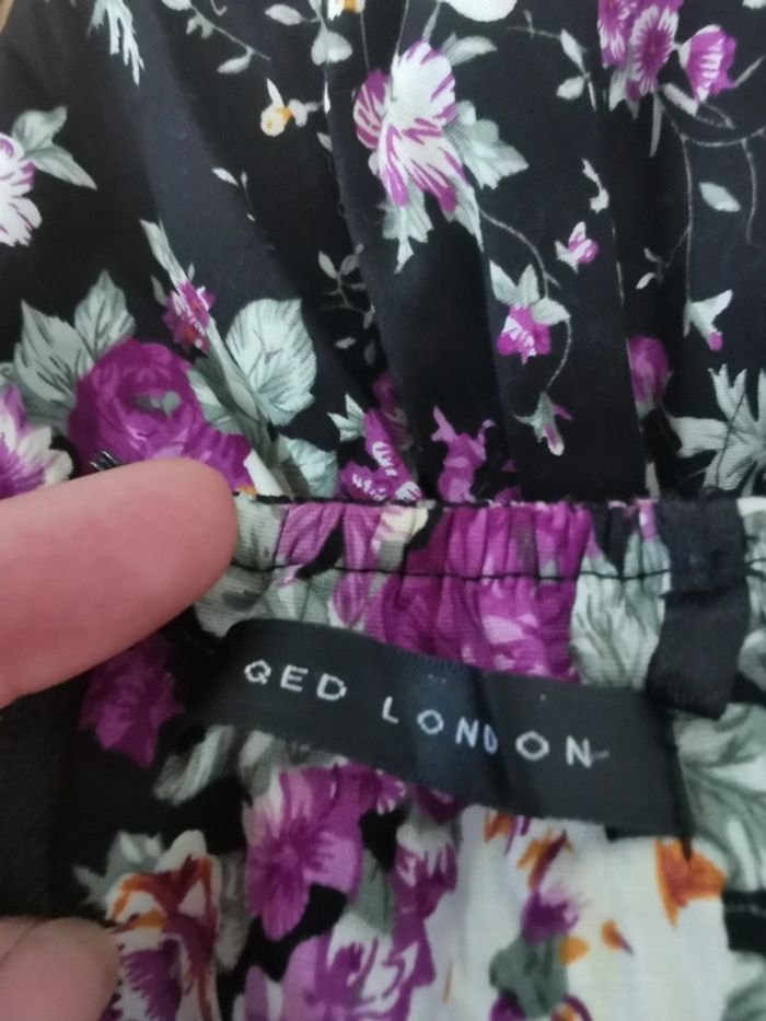 Robe. Noir Rose Taille 34. Ged London - photo numéro 8