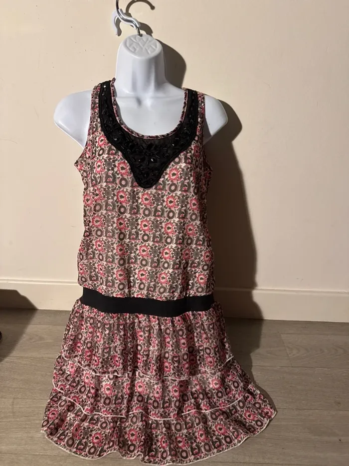 Robe sans manche cache cache chic