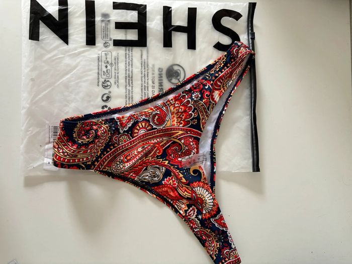 Bas de maillot - photo numéro 3