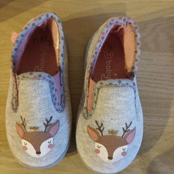 Chaussons filles P 24