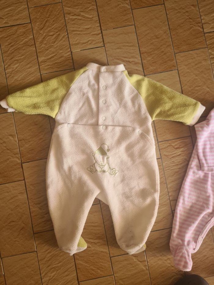 Lot 2 pyjamas / Taille 3 mois - photo numéro 2
