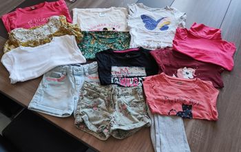 Lot de 14, vêtements fille 4 ans prix négociable 😉