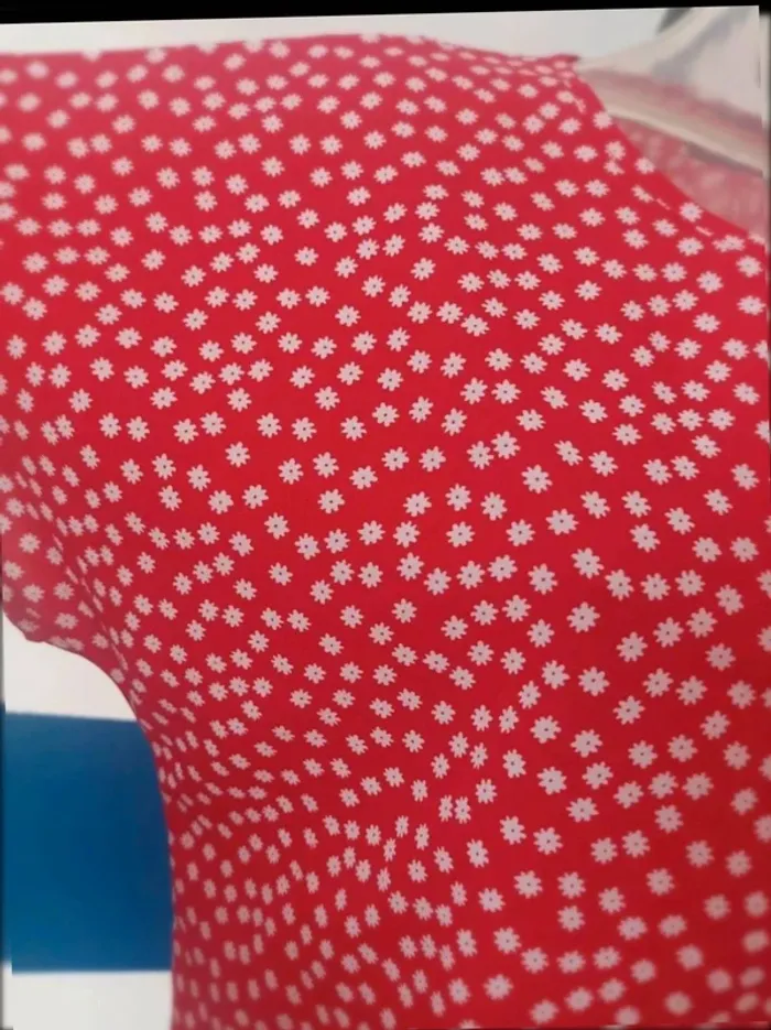 Jolie robe casual rouge à fleurs blanches Shein femme taille L (40/42) - photo numéro 2