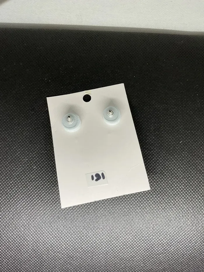 Boucles d’oreilles « 3 cœurs » neuve - photo numéro 2