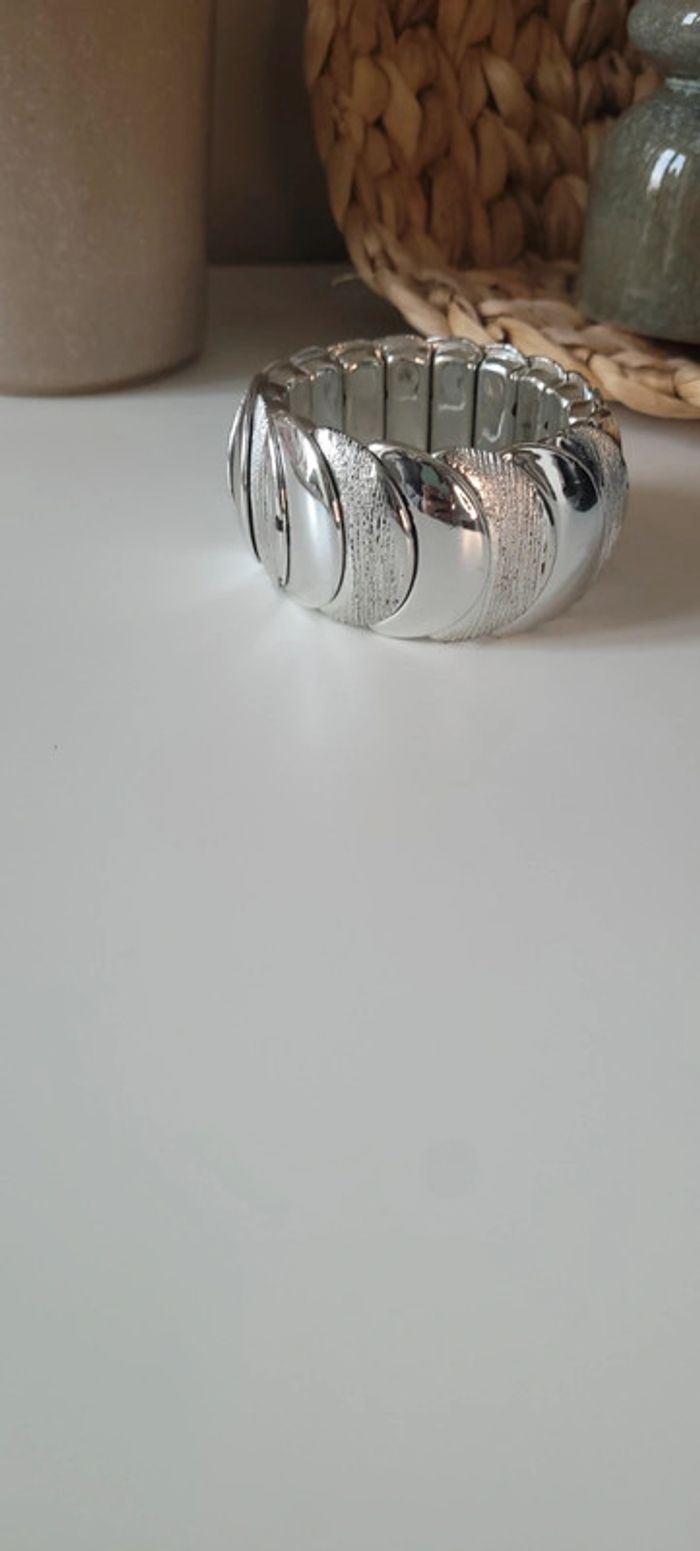 Joli bracelet manchette argenté - photo numéro 2