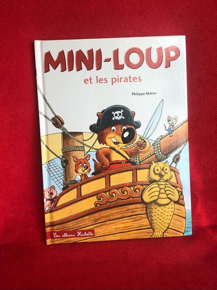 Livre mini loup et les pirates