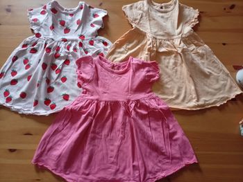 Lot de robe fille.