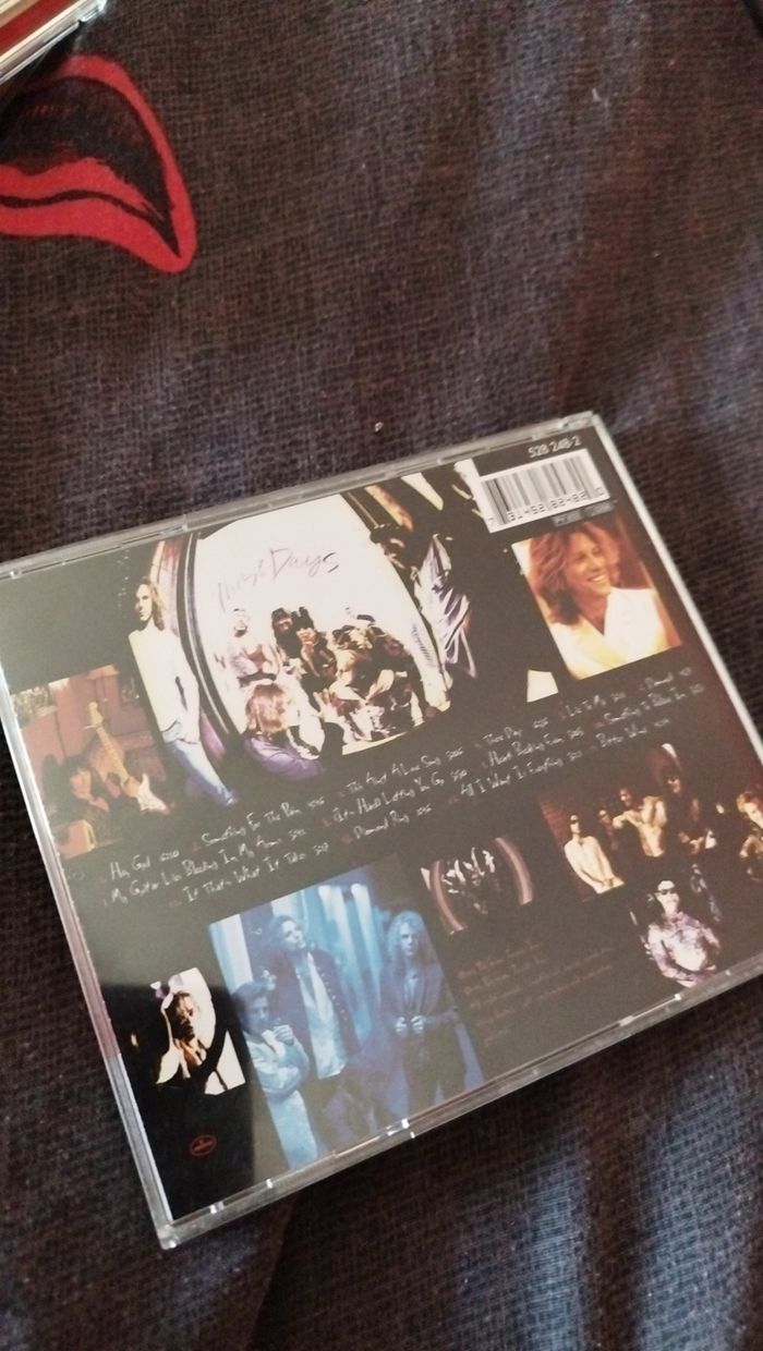 CD Album Bon Jovi These Days très bon état - photo numéro 2