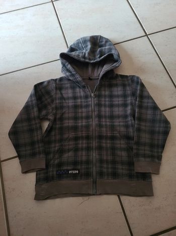 Veste zippée à capuche