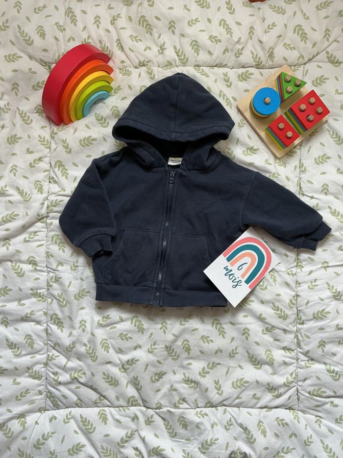 gilet zippé à capuche marine 6 mois tape à l'oeil