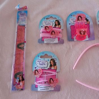 Lot de bijoux et pinces fille