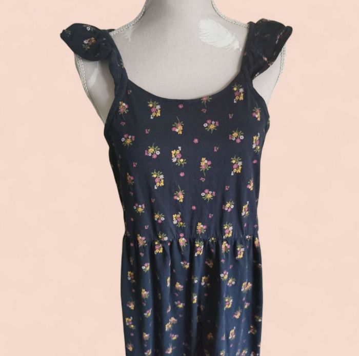 Robe marine fleurie kiabi taille 12 ans - photo numéro 2