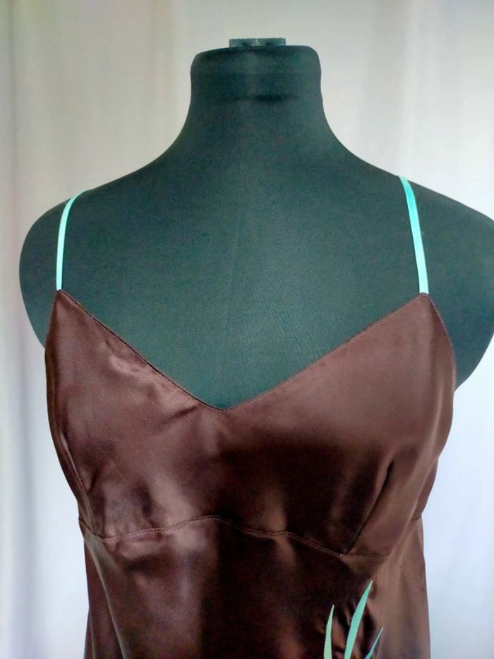 Nuisette satinée chocolat avec bretelles turquoise – Fleur de Rêve – T. M - photo numéro 2