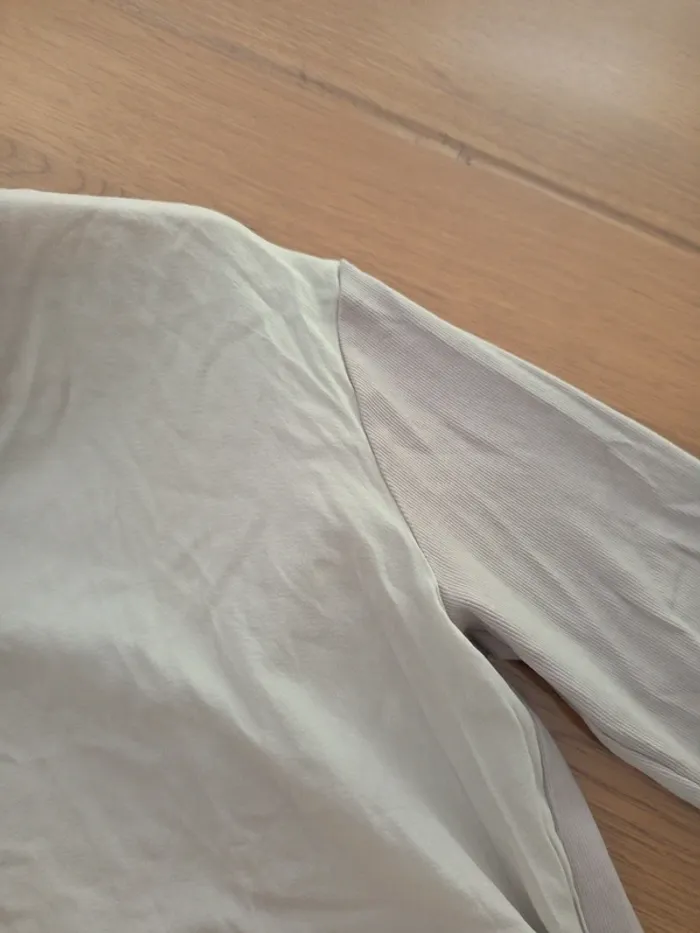 Blouse blanc et beige paillettes au col - photo numéro 6