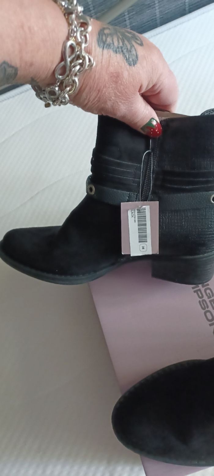 Très jolie mini bottes femme Pointure 38 - photo numéro 3