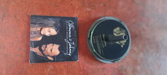 Cd clemence & johnny on a tous besoin d'amour