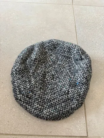 Casquette Grand luxe challenge tissu pure laine, taille 59, très bon état