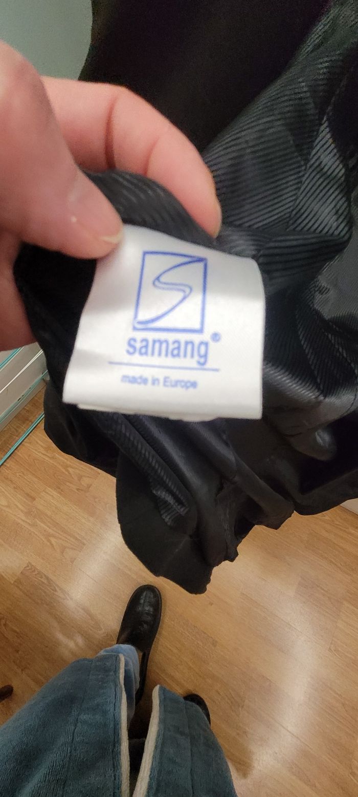 Manteau noir femm– élégant et original - photo numéro 4