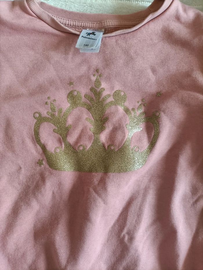 Pull rose à couronne dorée – Taille 140 - photo numéro 3