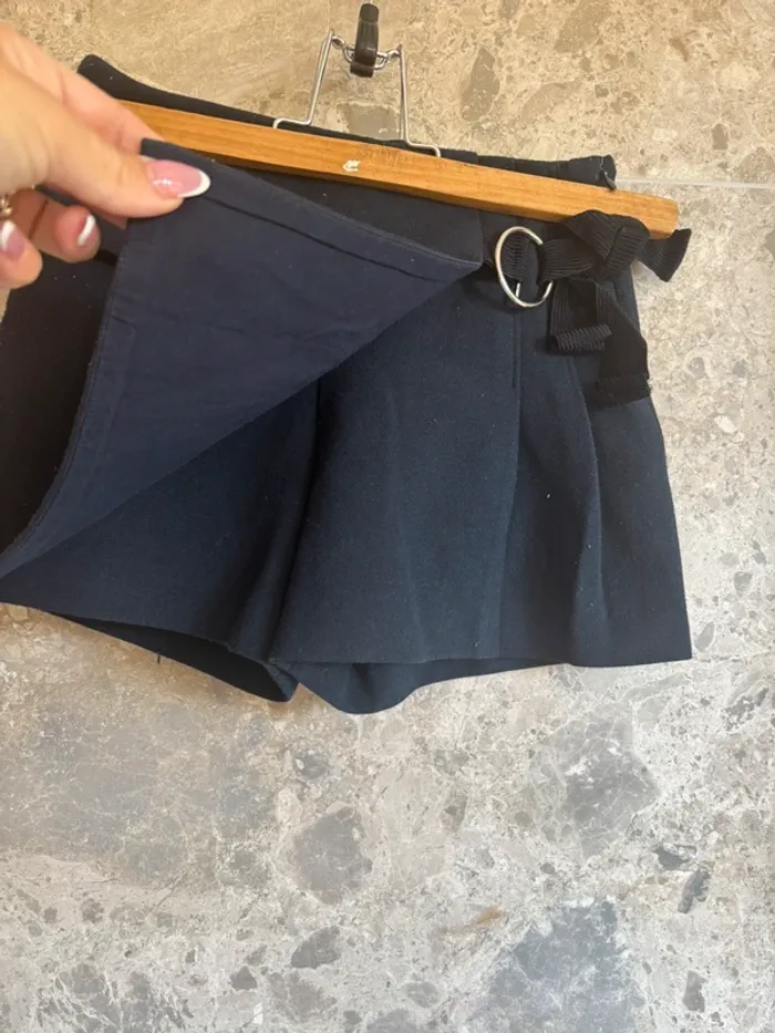 Short jupe marine Zara 6 ans - photo numéro 2