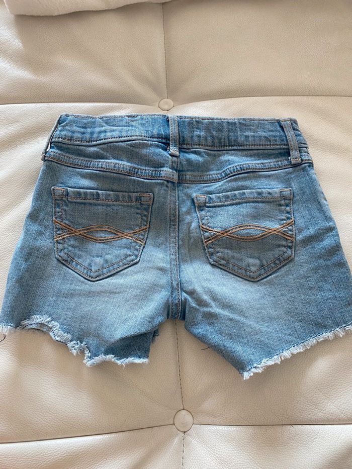 Short en jean Abercrombie 7-8 ans - photo numéro 3