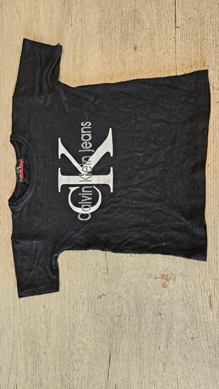 T shirt noir à manches courtes, Calvin Klein, 12/14 ans, peu mis - photo numéro 3
