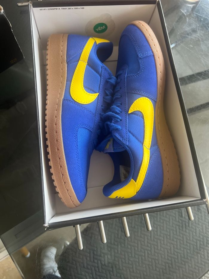 Basket Nike neuve t 39 - photo numéro 2