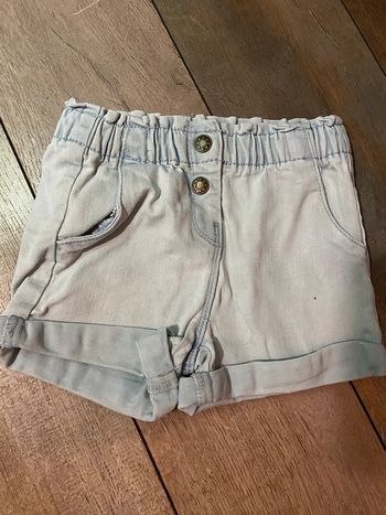 Short jean gémo bleu clair 24mois