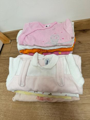 8 pyjamas pour bébé en 3mois