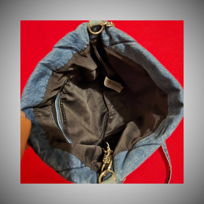 Sac Bandoulière Calliope – Jean Délavé Matelassé Noir/Gris – Chaîne Dorée – Charms Paris – 35 x 15 x 30 cm – Bon État - photo numéro 4