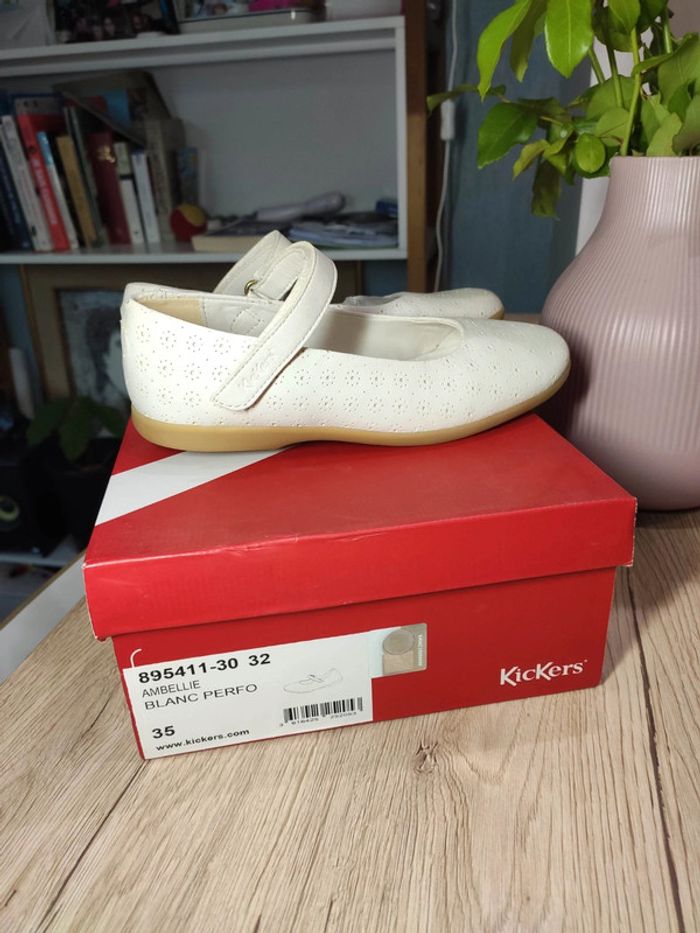 Chaussures blanches détails esprit broderie cuir kickers neuves 35 - photo numéro 3