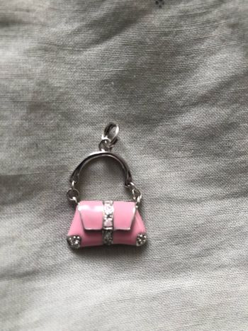 Pendentif sac à main