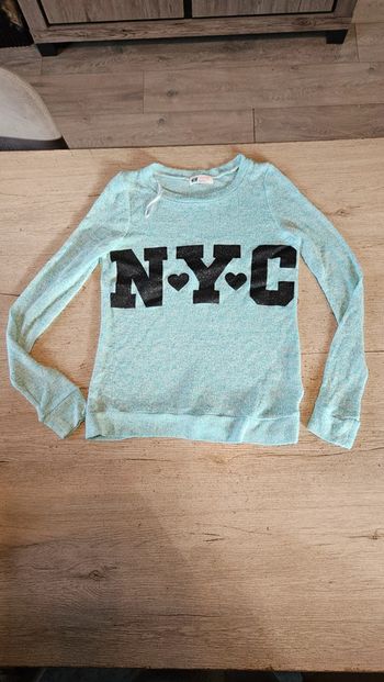 Pull léger à manches longues, vert d eau, avec inscription noir, H&M, taille 12 à 14 ans, nickel