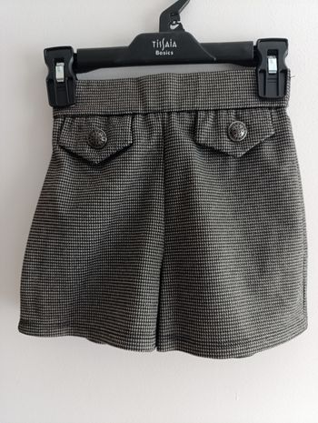 Short fille