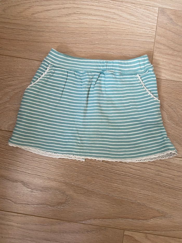 Jupe bleu 3 ans Mango en parfait état - photo numéro 1