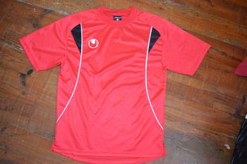 Tee shirt manches courtes foot 10/12 ans Marque Uhlsport