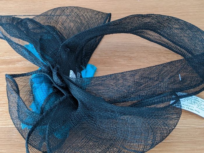 Bandeau mariage noir et fleurs turquoise - photo numéro 6