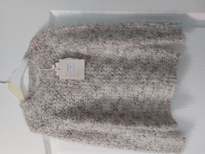 beau pull crème col rond 4 ans